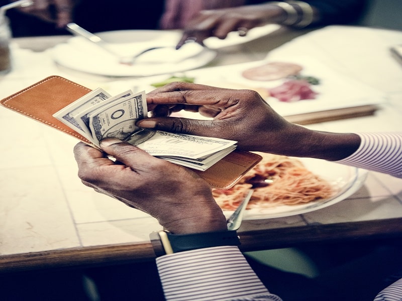 Tip on the dining table